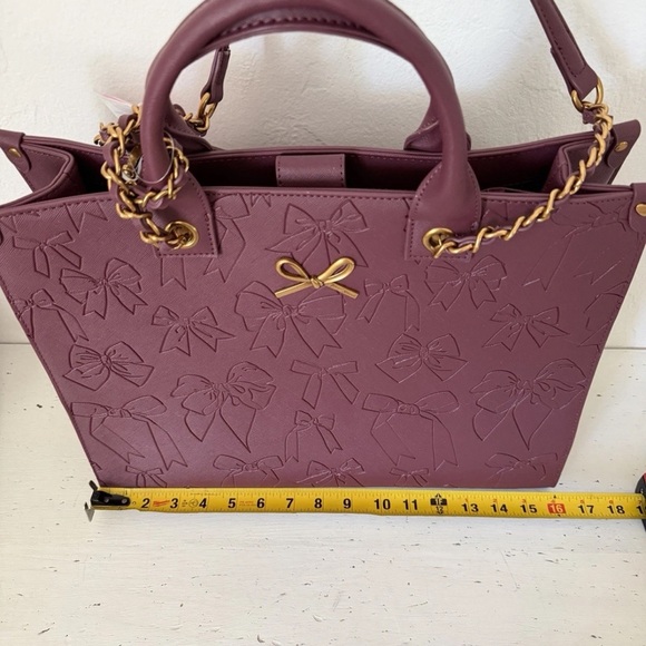 Betsey Johnson XOKIARA2 large cherry/burgundy tote - Picture 4 of 12